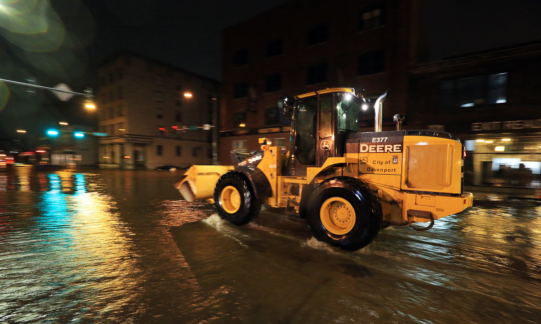 043019-night-flood-004